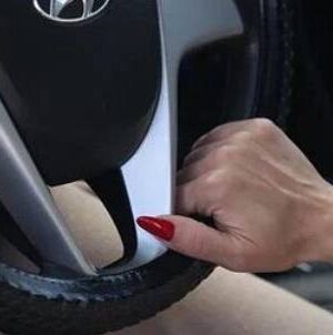 У-Луцьку-водійку,-яка-каталася-на-mini-countryman-без-прав,-оштрафували-на-40-тисяч