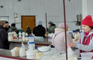 Скільки коштують домашнє молоко, сир та масло на ринку у Луцьку: огляд цін Скільки-коштують-домашнє-молоко,-сир-та-масло-на-ринку-у-Луцьку:-огляд-цін