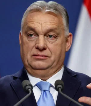 Орбан-"подякував"-Зеленському-за-нові-випади-та-знову-заявив,-що-Україна-не-має-бути-у.