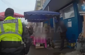 У Луцьку на базарі чоловік влаштував стрілянину У-Луцьку-на-базарі-чоловік-влаштував-стрілянину