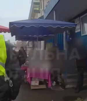 У-Луцьку-на-базарі-чоловік-влаштував-стрілянину У-Луцьку-на-базарі-чоловік-влаштував-стрілянину