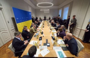 Зеленський зустрівся з лідерами світових інвестиційних компаній у Мюнхені Зеленський-зустрівся-з-лідерами-світових-інвестиційних-компаній-у-Мюнхені