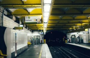 Уривки віршів українських поеток розмістили на станціях метро в Парижі Уривки-віршів-українських-поеток-розмістили-на-станціях-метро-в-Парижі