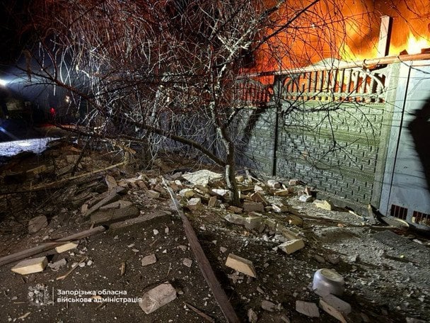 У Запоріжжі через атаку дрона поранені троє людей, спалахнула пожежа У-Запоріжжі-через-атаку-дрона-поранені-троє-людей,-спалахнула-пожежа