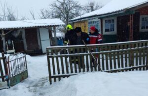 Через снігові замети на Волині «швидка» не дісталася до хворого Через-снігові-замети-на-Волині-«швидка»-не-дісталася-до-хворого