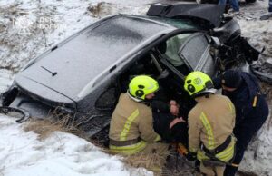 На Волині рятувальники вирізали водія з авто після ДТП На-Волині-рятувальники-вирізали-водія-з-авто-після-ДТП