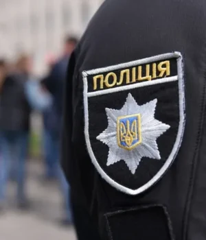 screenshot_2026_01_02_at_15_53_45_na_cerkasini_policejs_ki_pobili_ta_nezakonno_zatrim699222257ab05.webp У поліції прокоментували інформацію про стрілянину в ТЦ Хмельницького