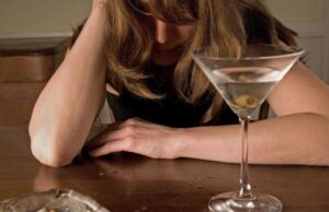 На Волині оштрафували маму, бо донька пізно ввечері розважалась у пабі та була п’яною На-Волині-оштрафували-маму,-бо-донька-пізно-ввечері-розважалась-у-пабі-та-була-п’яною