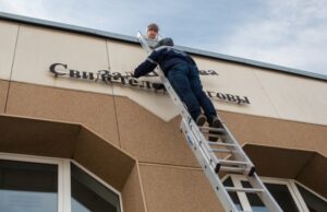 Від Гітлера до Путіна. Чому Росія переслідує «Свідків Єгови» в окупації? Від-Гітлера-до-Путіна.-Чому-Росія-переслідує-«Свідків-Єгови»-в-окупації?