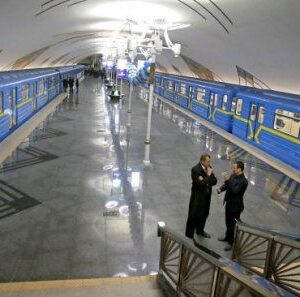 На станції-метро-Києва-обвалилася-стеля:-що відомо-(відео)