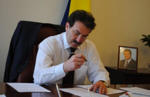 Компанія сім’ї ексголови Волинської ОДА стала фігурантом справи про виведення мільйонів євро з держбанку Компанія-сім’ї-ексголови-Волинської-ОДА-стала-фігурантом-справи-про-виведення-мільйонів-євро-з-держбанку