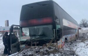 На трасі Львів-Луцьк автобус злетів у кювет, є постраждалі На-трасі-Львів-Луцьк-автобус-злетів-у-кювет,-є-постраждалі