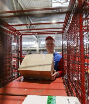 Кожен-третій-українець-отримує-посилки-з-за-кордону,-82%-не-підтримують-ПДВ-на-відправлення,-–-соцопитування Кожен-третій-українець-отримує-посилки-з-за-кордону,-82%-не-підтримують-ПДВ-на-відправлення,-–-соцопитування