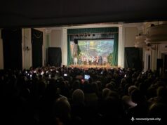 Прем’єра вистави у Нововолинську зібрала майже 75 тисяч гривень Прем’єра-вистави-у-Нововолинську-зібрала-майже-75-тисяч-гривень