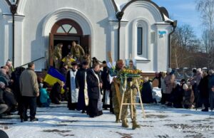 У Нововолинську попрощалися із Захисником України Володимиром Михнюком У-Нововолинську-попрощалися-із-Захисником-України-Володимиром-Михнюком