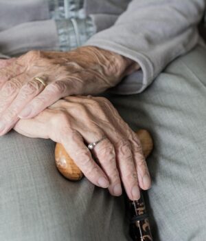 Україна-отримала-грант-на-виплату-пенсій-і-субсидій.-Яка-сума-надійшла-до-бюджету