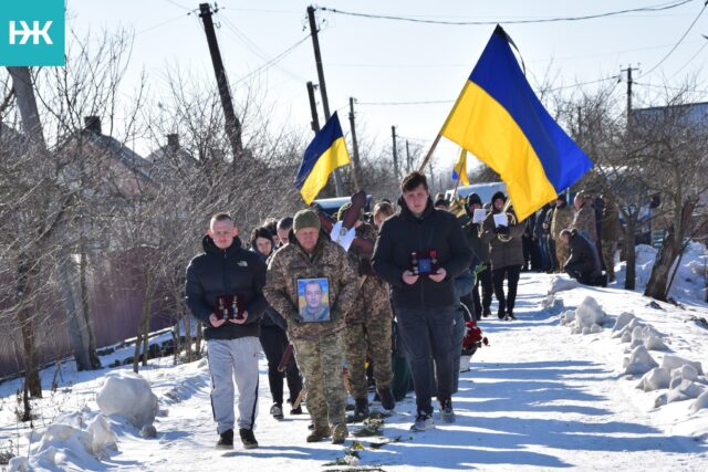 На Волині попрощалися з командиром відділення Віктором Веремійчиком На-Волині-попрощалися-з-командиром-відділення-Віктором-Веремійчиком