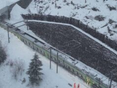 У Швейцарії через лавину зійшов з рейок потяг У-Швейцарії-через-лавину-зійшов-з-рейок-потяг