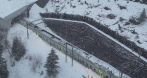 У Швейцарії через лавину зійшов з рейок потяг У-Швейцарії-через-лавину-зійшов-з-рейок-потяг