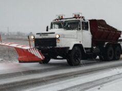 Як у Луцьку розчищають дороги від снігу в Луцькому районі. ВІДЕО Як-у-Луцьку-розчищають-дороги-від-снігу-в-Луцькому-районі.-ВІДЕО
