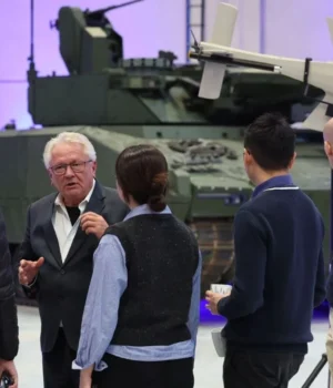 Гендиректор-rheinmetall-заявив-про-критичну-нестачу-коштів-для-збільшення-поставок-зброї-Україні Гендиректор-rheinmetall-заявив-про-критичну-нестачу-коштів-для-збільшення-поставок-зброї-Україні