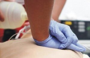 Діяли радикально: у Луцьку медики «швидкої» врятували чоловіка Діяли-радикально:-у-Луцьку-медики-«швидкої»-врятували-чоловіка