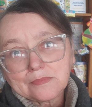 «Зараз-мало-людей-читають»:-волинянка-40-років-піклується-про-книгозбірню