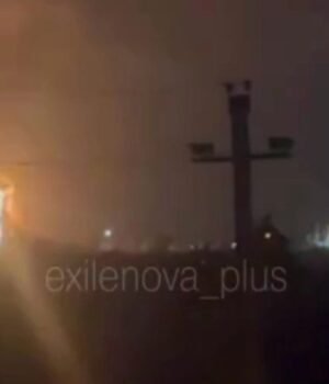 Атака-дронів-на-РФ:-горить-НПЗ,-закрито-п’ять-аеропортів,-у-Казані-проблеми-зі-світлом