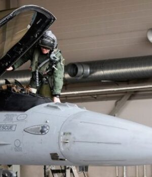 Пілоти-США-допомагають-захищати-небо-України-від-російських-ракет-на-f-16,-–-ЗМІ