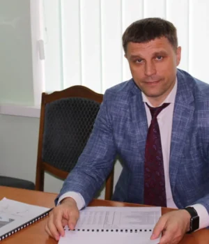 Старший аналітик БЕБ Віталій Шпак користується майном матері та тещі