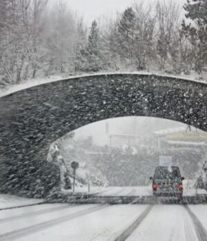 Погода-в Україні:-лютий-циклон-несе-аномальні-морози-до -17-та крижані-дощі Погода-в Україні:-лютий-циклон-несе-аномальні-морози-до -17-та крижані-дощі