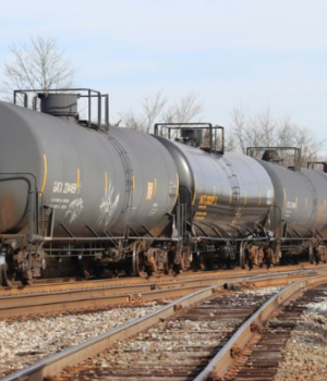 У-Польщі-громадянин-Молдови-намагався-зупинити-поїзд-з-нафтою,-що-їхав-до-українського-кордону У-Польщі-громадянин-Молдови-намагався-зупинити-поїзд-з-нафтою,-що-їхав-до-українського-кордону