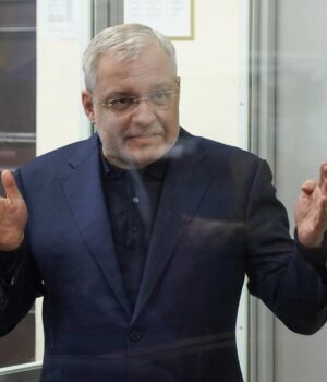 Галущенка-відправили-у-СІЗО-з-альтернативою-застави-у-200-мільйонів Галущенка-відправили-у-СІЗО-з-альтернативою-застави-у-200-мільйонів