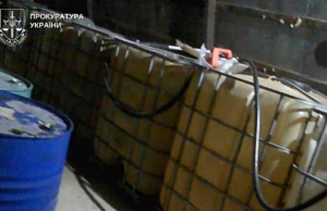 Волинянину повідомили про підозру у торгівлі контрафактним пальним Волинянину-повідомили-про-підозру-у-торгівлі-контрафактним-пальним