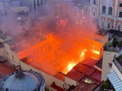 Пожежа зруйнувала історичний театр у Неаполі Пожежа-зруйнувала-історичний-театр-у-Неаполі