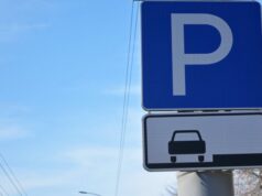 Закривають огляд для інших водіїв: у Луцьку просять заборонити парковку для фур вздовж міських доріг Закривають-огляд-для-інших-водіїв:-у-Луцьку-просять-заборонити-парковку-для-фур-вздовж-міських-доріг