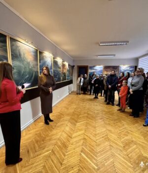 У-Нововолинську-презентували-нову-виставку-картин-Ольги-Русинчук