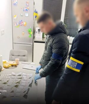 Двоє-посадовців-ТЦК-на-Волині-коригували-дані-в-системі-«Оберіг»-за-гроші Двоє-посадовців-ТЦК-на-Волині-коригували-дані-в-системі-«Оберіг»-за-гроші