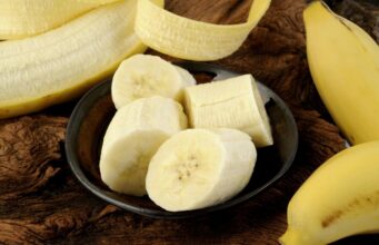 Банани корисно їсти після солоної їжі: кардіологи пояснили, як фрукт впливає на тиск Банани-корисно-їсти-після-солоної-їжі:-кардіологи-пояснили,-як-фрукт-впливає-на-тиск
