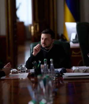 Зеленський-провів-нараду-із-Свириденко-та-Кубраковим-щодо-оперативної-роботи-в-умовах-енергокризи:-деталі Зеленський-провів-нараду-із-Свириденко-та-Кубраковим-щодо-оперативної-роботи-в-умовах-енергокризи:-деталі