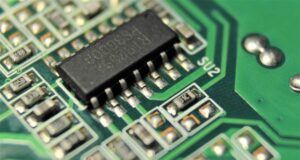 Постачальники смерті: виявлено 160 компаній, що закупають західні військові компоненти для РФ Постачальники-смерті:-виявлено-160-компаній,-що-закупають-західні-військові-компоненти-для-РФ