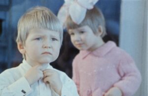 Дитинство твого діда: 7 причин, чому виховання у 1960-х було кращим, ніж сьогодні Дитинство-твого-діда:-7-причин,-чому-виховання-у-1960-х-було-кращим,-ніж-сьогодні