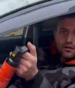 У-Варшаві-таксист-застосував-сльозогінний-газ-проти-вагітної-українки-та-її-чоловіка