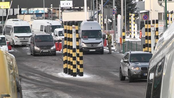На одному з кордонів обмежили рух транспорту: що відомо На-одному-з-кордонів-обмежили-рух-транспорту:-що-відомо