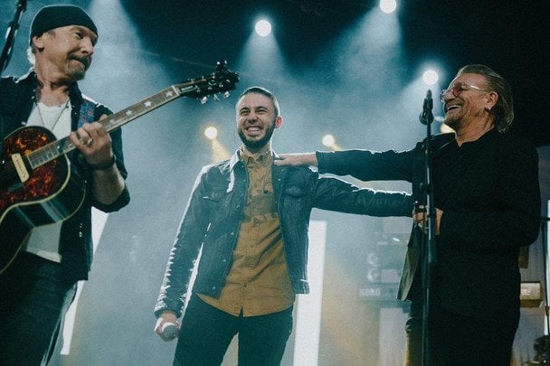 Тарас Тополя заспівав зі світовими легендами на підтримку України й довів до мурах Тарас-Тополя-заспівав-зі-світовими-легендами-на-підтримку-України-й-довів-до-мурах