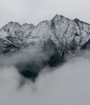 У-Каліфорнії-потужна-лавина-накрила-групу-лижників:-восьмеро-загиблих У-Каліфорнії-потужна-лавина-накрила-групу-лижників:-восьмеро-загиблих