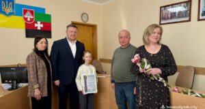 Героям із Нововолинської громади вручили відзнаки та подяки Героям-із-Нововолинської-громади-вручили-відзнаки-та-подяки