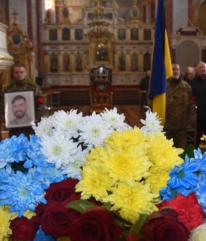 У-Луцьку-провели-в-останню-дорогу-штурман-льотчика-Ярослава-Сачика
