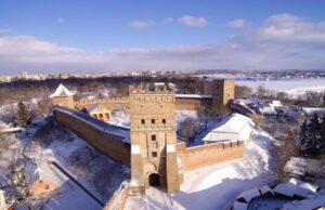 Луцький замок б’є рекорди відвідуваності: заповідник подвоїв показники у 2025 році Луцький-замок-б’є-рекорди-відвідуваності:-заповідник-подвоїв-показники-у-2025-році