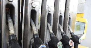 Угорщина заблокувала поставки дизеля в Україну: аналітик пояснив, як це вплине на ринок Угорщина-заблокувала-поставки-дизеля-в-Україну:-аналітик-пояснив,-як-це-вплине-на-ринок